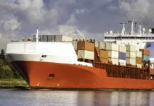 POR QUÉ MUCHOS BARCOS ESTÁN PINTADOS DE ROJO EN LA LÍNEA DE FLOTACIÓN