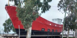 PRETOLERO NEUQUINO CONVIRTIO UN BARCO PESQUERO EN UN RESTO – BAR