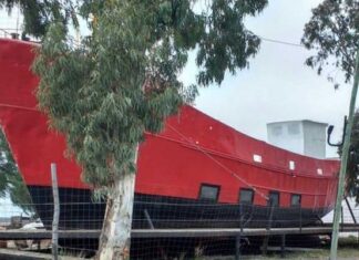 PRETOLERO NEUQUINO CONVIRTIO UN BARCO PESQUERO EN UN RESTO – BAR