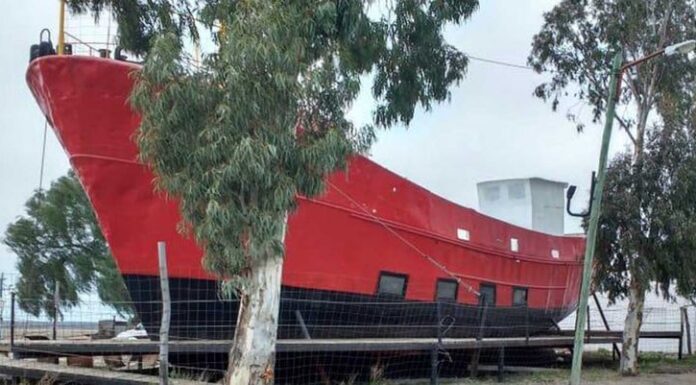 PRETOLERO NEUQUINO CONVIRTIO UN BARCO PESQUERO EN UN RESTO – BAR