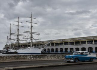 VELERO ECOLOGICO STATSRAAD LEHMKUHL ATRACO EN LA HABANA velero-ecologico