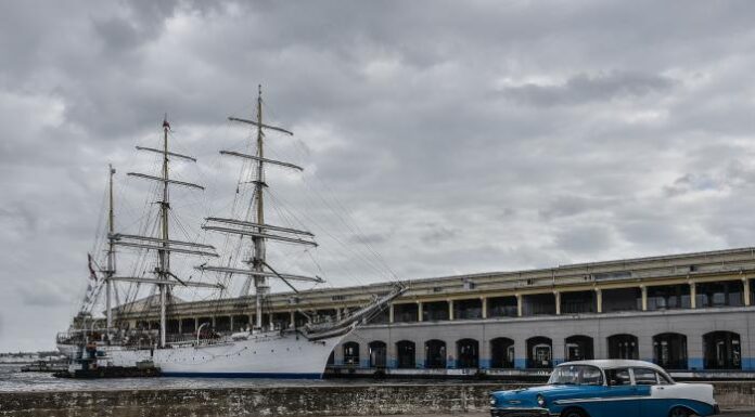 VELERO ECOLOGICO STATSRAAD LEHMKUHL ATRACO EN LA HABANA velero-ecologico