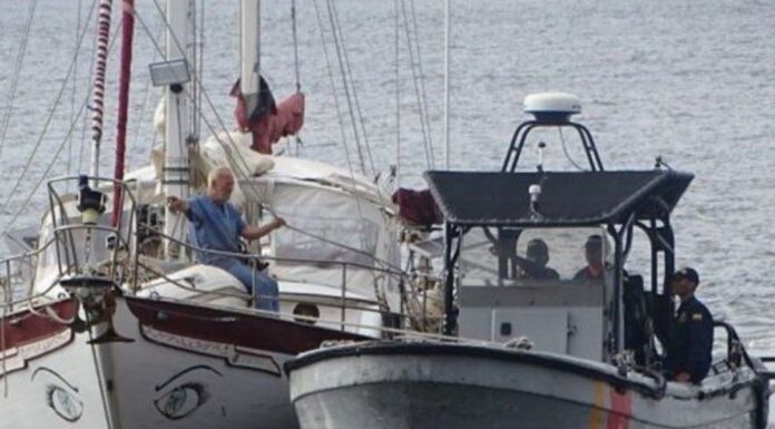 COLOMBIA – VELERO A LA DERIVA CON DOS TRIPULANTES ES RESCATADO EN EL CARIBE