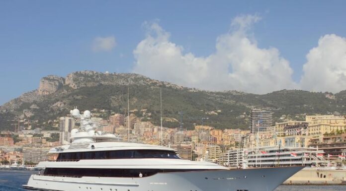 A LA VENTA EL YATE DRIZZLE QUE SE UBICA EN LA LISTA DE LOS MÁS CAROS DEL MUNDO