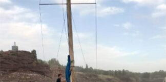 NEUQUÉN – BUZOS DE SAN ANTONIO REALIZARON EL PROCEDIMIENTO PARA EMERGER UN VELERO DESDE EL FONDO DEL LAGO RAMOS MEXÍA