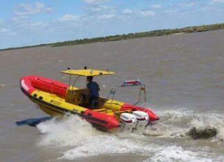 DOS LANCHAS DEBIERON RESCATAR A UN KITESURFISTA EN EL RÌO DE QUILMES