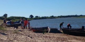 CORRIENTES – DESAPARECIÓ UN JOVEN TRAS DAR VUELTA CAMPANA UNA PIRAGUA