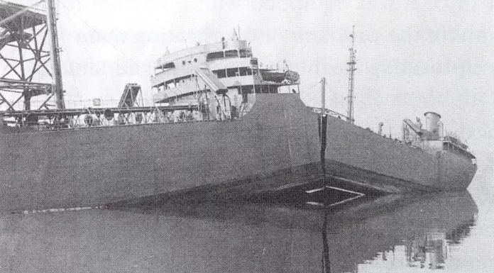 ¿PORQUE SE PARTIAN EN DOS LOS BARCOS AMERICANOS EN LA SEGUNDA GUERRA MUNDIAL?