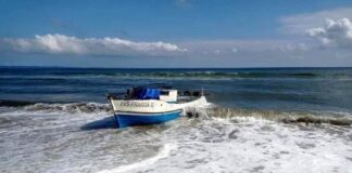 UN GENERAL NADA 12 HORAS TRAS CAER SU HELICÓPTERO EN EL RESCATE DE UN NAUFRAGIO CON 85 MUERTOS EN MADAGASCAR