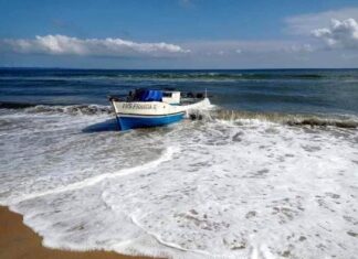 UN GENERAL NADA 12 HORAS TRAS CAER SU HELICÓPTERO EN EL RESCATE DE UN NAUFRAGIO CON 85 MUERTOS EN MADAGASCAR