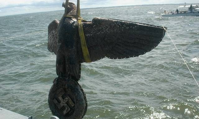 LA JUSTICIA URUGUAYA RETIFICÓ QUE EL ESTADO DEBE VENDER EL ÁGUILA DEL BUQUE NAZI GRAFF SPEE PARA PAGARLE A QUIEN LA RESCATARON