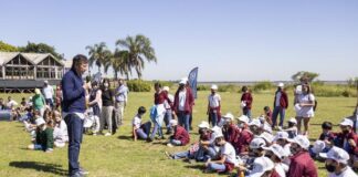 ALUMNOS DE SAN ISIDRO BAUTIZARON LAS NUEVAS ISLAS DEL DELTA Y FUERON A CONOCERLAS