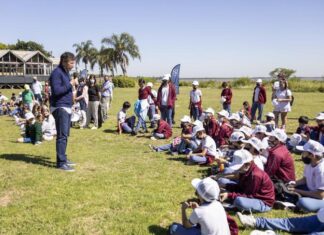 ALUMNOS DE SAN ISIDRO BAUTIZARON LAS NUEVAS ISLAS DEL DELTA Y FUERON A CONOCERLAS