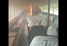 VIDEOS – SE INCENDIÓ UNA LANCHA COLECTIVA Y LOS PASAJEROS SE AUTO EVACUARON ARROJÁNDOSE AL RÍO