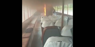 VIDEOS – SE INCENDIÓ UNA LANCHA COLECTIVA Y LOS PASAJEROS SE AUTO EVACUARON ARROJÁNDOSE AL RÍO