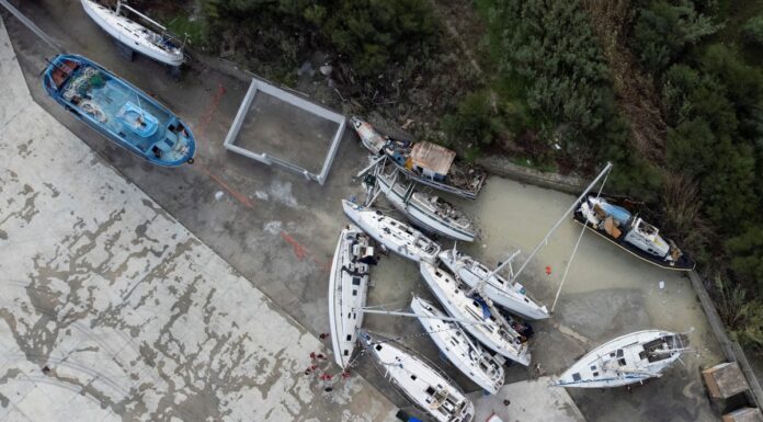 VELEROS LUJOSOS Y NUEVOS, LLENOS DE MIGRANTES, LA NUEVA ESTRATEGIA PARA LLEGAR A ITALIA