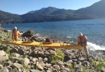 PREFECTURA ASISTIÓ A DOS KAYAKISTAS EN SAN MARTÍN DE LOS ANDES