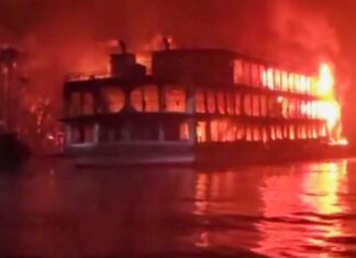 VIDEO – MUEREN AL MENOS 36 PERSONAS EN EL INCENDIO DE UN FERRY EN BANGLADESH