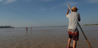 BAJANTE EXTREMA – EN ROSARIO SE PUEDE CAMINAR EN EL MEDIO DEL PARANÁ