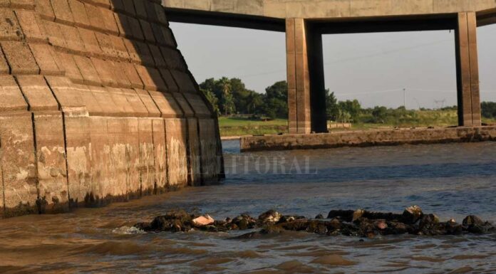 POCA AGUA E HISTORIA: LA BAJANTE DEJA AL DESCUBIERTO HUELLAS DEL PASADO SANTAFESINO