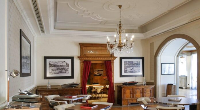 RIVA CELEBRA SUS 180 AÑOS CON UN NUEVO ESPACIO EXCLUSIVO EN UN MAGICO PUEBLO ALPINO