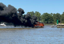 VIDEOS – SE INCENDIÓ TOTALMENTE UN PAGLIETTINI 850 MIENTRAS HACÍA COMBUSTIBLE EN PUERTO CHICO