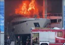 ITALIA – INCENDIO EN EL ASTILLERO FERRETTi EN CATTOLICA: UN YATE DE 29 METROS LISTO PARA ENTREGAR FUE CONSUMIDO POR LAS LLAMAS (VIDEO)