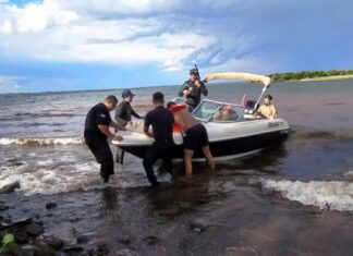 MISIONES – UN FUERTE TEMPORAL TIRÓ A DOS NAVEGANTES A LAS AGUAS DEL PARANÁ Y LOS RESCATARON MIENTRAS FLOTABAN YA INCONSCIENTES