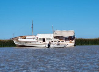 ASÍ QUEDÓ VARADO EL CRUCERO CLASICO SAN ESTEBAN