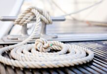 AMARRAR SIN ESTRÉS, CONSEJOS PARA LAS MANIOBRAS CORRECTAS Y NO TERMINAR MANDANDO A TODOS AL “DEMONIO”