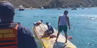 TREMENDO SUSTO: UNA LANCHA DIO UNA VUELTA DE CAMPANA CON 24 TURISTAS A BORDO
