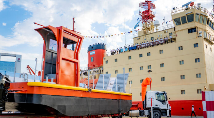 UN PONTÓN AUTOPROPULSADO CONSTRUIDO INTEGRAMENTE EN TANDANOR TRASLADARÁ LOS MATERIALES PARA LA RECONSTRUCCIÓN DE LA BASE ANTÁRTICA PETREL