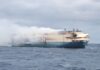 EL FELICITY ACE CONTINUA ARDIENDO EN EL MAR: LAS BATERIAS DE IONES DE LITIO DE LOS AUTOS SIGUEN PRENDIDAS