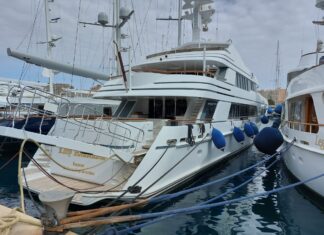 UN MARINERO UCRANIANO INTENTA HUNDIR UN YATE DE UN MAGNATE RUSO QUE FABRICA EXPLOSIVOS PARA EL EJERCITO