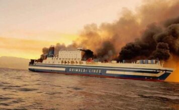 ITALIA – VORAZ INCENDIO EN UN FERRY EN EL ADRIÁTICO: RESCATAN A 288 PERSONAS