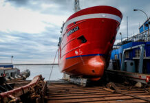 SE REALIZÓ LA BOTADURA DEL BUQUE HUAFENG 827, EL PRIMERO DE SEIS PARA CHINA