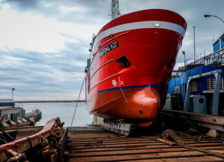 SE REALIZÓ LA BOTADURA DEL BUQUE HUAFENG 827, EL PRIMERO DE SEIS PARA CHINA