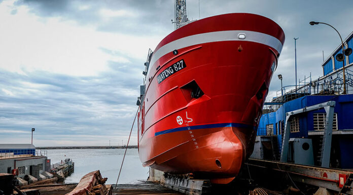 SE REALIZÓ LA BOTADURA DEL BUQUE HUAFENG 827, EL PRIMERO DE SEIS PARA CHINA