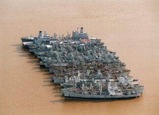 ¿POR QUÉ LA MARINA MERCANTE DE EEUU ESTÀ TAN OXIDADA Y ROTA?