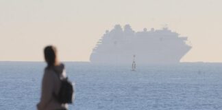 EL MISTERIO DE LOS GRANDES BARCOS FONDEADOS FRENTE A LAS COSTAS DE MÁLAGA