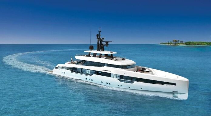 CRN PRESENTA LA “BELLEZA ILIMITADA”, UN FLAMANTE 52 METROS DE ALUMINIO