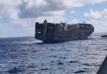 SE HUNDIÓ EL “FELICITY ACE”, NO SOPORTÓ EL INCENDIO Y CON ÉL SE VAN 4000 COCHES DE LUJO AL FONDO DEL MAR