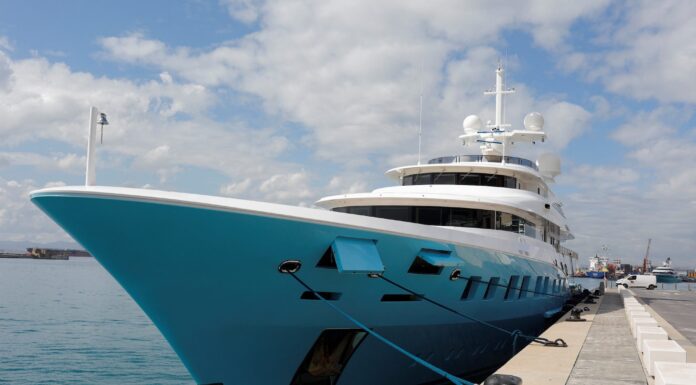 OTRO YATE DE MULTIMILLONARIO RUSO DETENIDO, AHORA EN GIBRALTAR