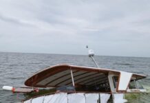 SE HUNDIÓ UN CLÁSICO DE MADERA QUE NAVEGABA HACIA PUNTA DEL ESTE