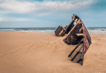 LA ESTELA DE LOS BARCOS HUNDIDOS