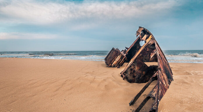 LA ESTELA DE LOS BARCOS HUNDIDOS