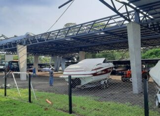 VIDEO – FUERTE TORMENTA CON VIENTO VOLÓ EL TECHO DE LA GUARDERÍA NÁUTICA “CAPRI” EN POSADAS