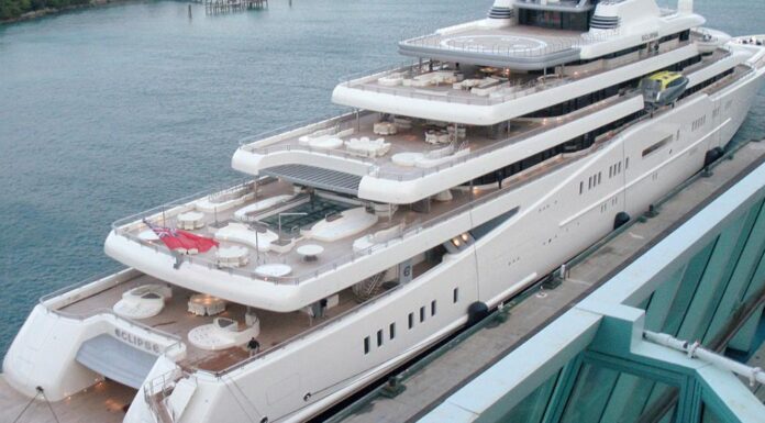 EL SEGUNDO YATE DE LUJO “ECLIPSE” DE ROMAN ABRAMOVICH ATRACÓ EN TURQUÍA