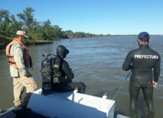 CORRIENTES I BUSCAN A UN HOMBRE QUE DESAPARECIÓ EN EL RÍO PARANÁ MIENTRAS NAVEGABA JUNTO A SU AMIGO
