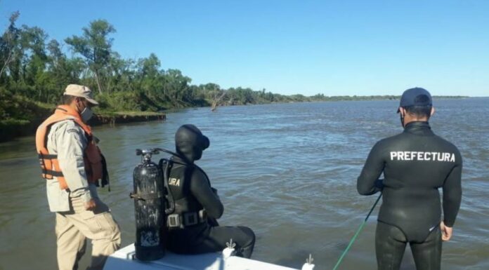 CORRIENTES I BUSCAN A UN HOMBRE QUE DESAPARECIÓ EN EL RÍO PARANÁ MIENTRAS NAVEGABA JUNTO A SU AMIGO